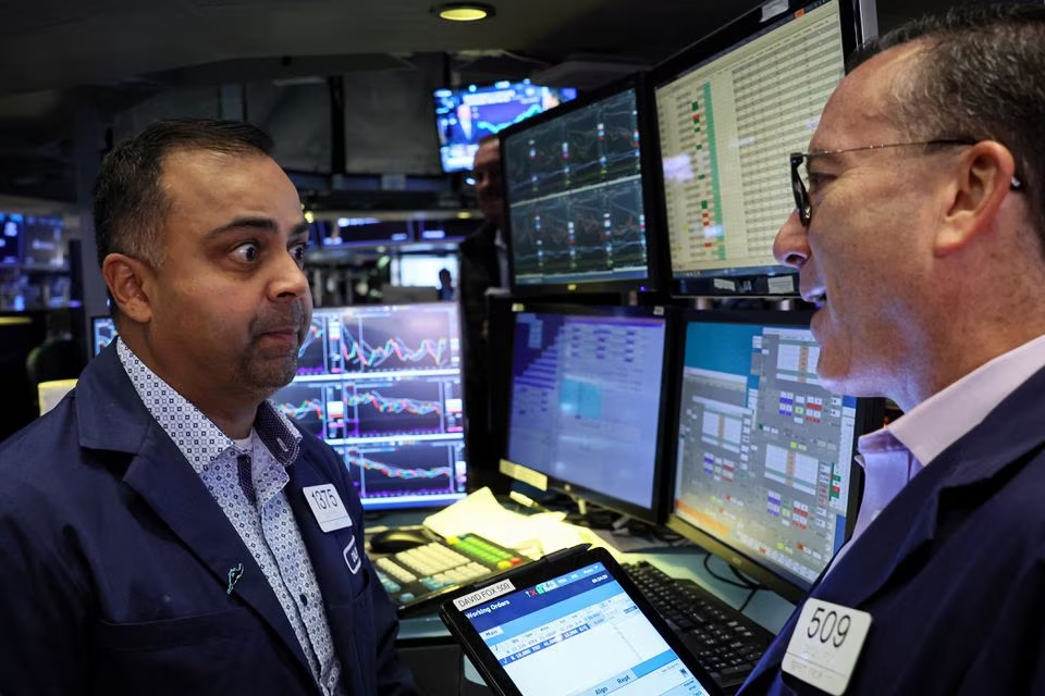 Major US indexes on Wall Street ended low in the red zone on Tuesday as the jobs data emphasized the view that the Federal Reserve may continue its hawkish policies which has fueled up interest rate worries.