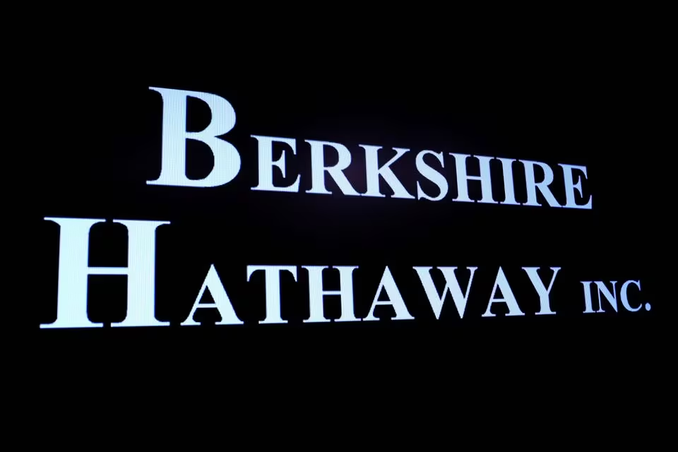 Berkshire Hathaway exits the giants of their respective industries, Procter & Gamble and General Motors in efforts to build up cash reserves.